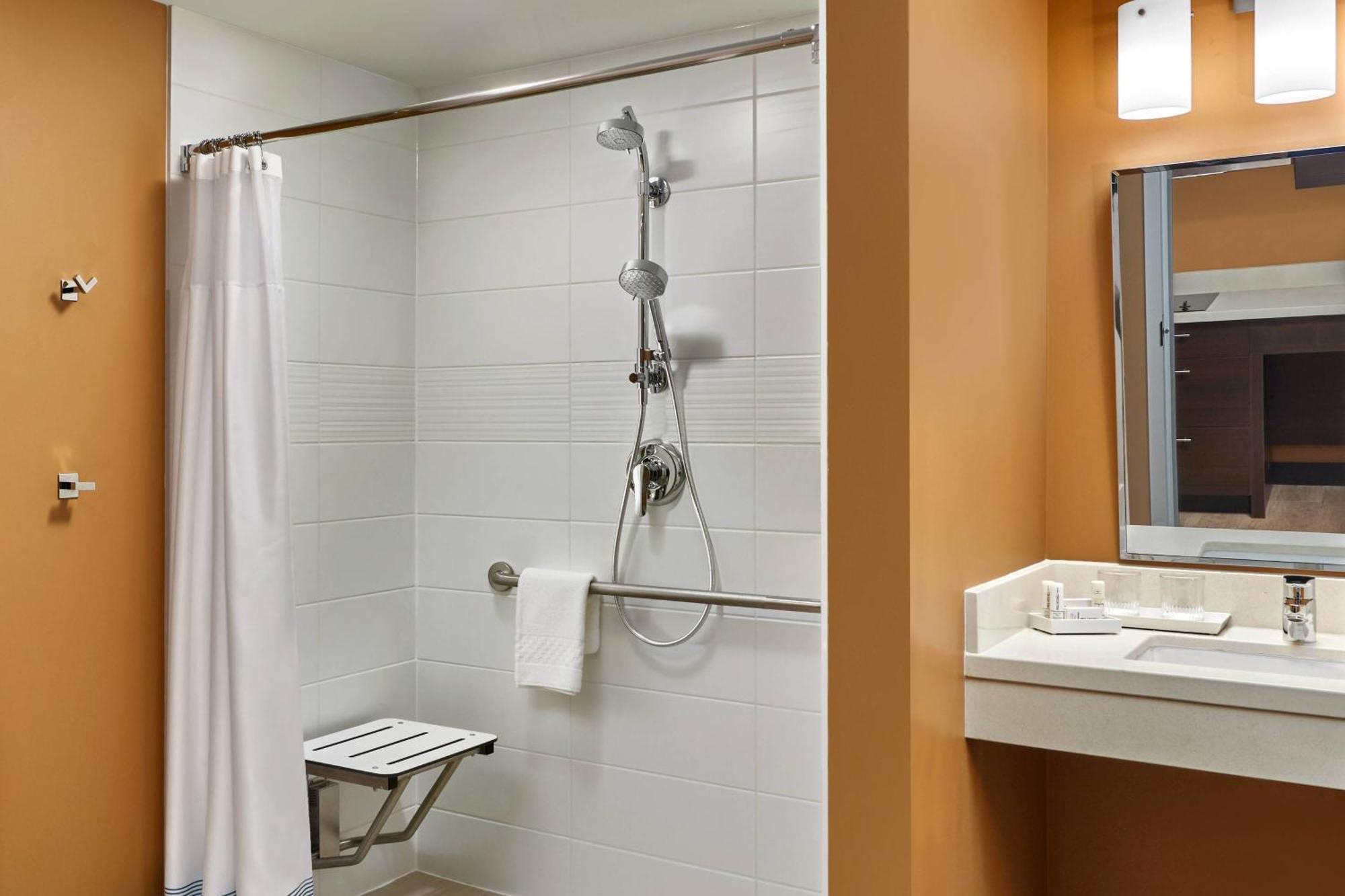 Towneplace Suites By Marriott Fort Mcmurray Dış mekan fotoğraf
