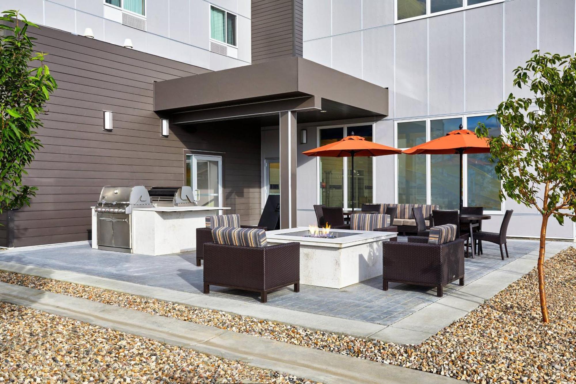 Towneplace Suites By Marriott Fort Mcmurray Dış mekan fotoğraf